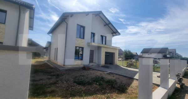 Casa de vanzare, 245 mp, teren 400 mp, zona Strejnicu