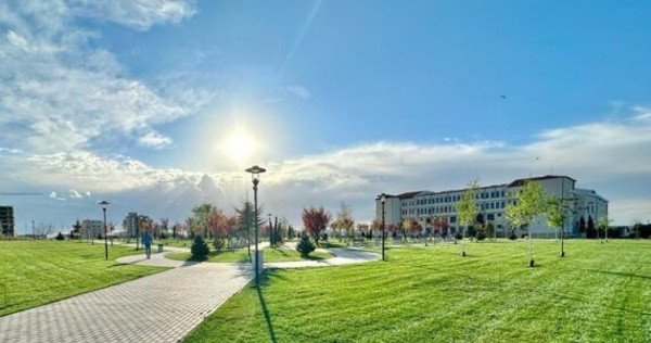 Inchiriere studio dublu decomandat, zona Campus Universit...