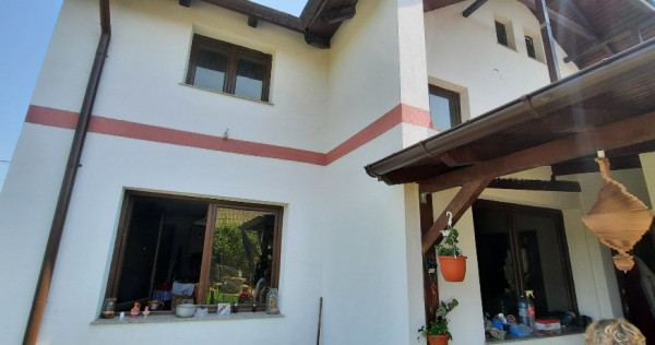 Casa cu etaj in Catamarasti Deal
