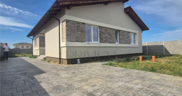 CASA INDIVIDUALA - SUPERBA - APROAPE DE CENTURA