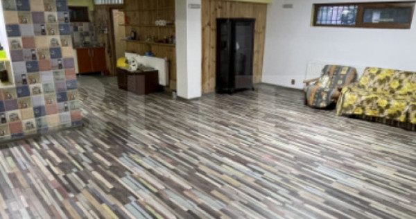 Vila de vanzare, 500 mp, teren 1000 mp, zona Stefanesti