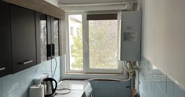 Apartament Cu 2 Camere Nedecomandate Zona George Enescu