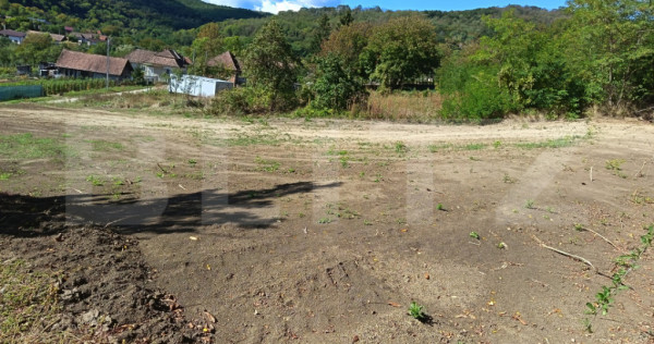 Teren intravilan, 1.345 mp, zona Stejeris