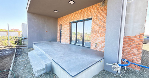COMISION 0% Triplex cu 4 camere de vanzare in Sacalaz