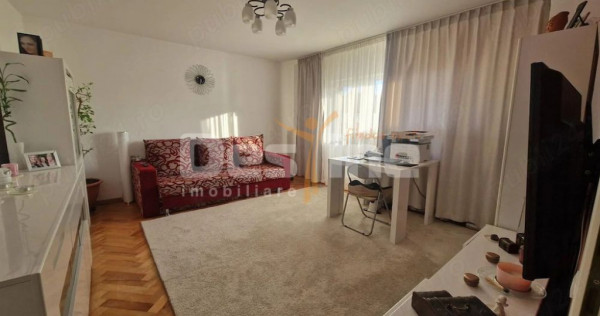 Apartament 3 camere de vanzare