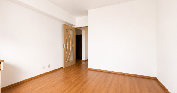 Apatament decomandat, 3 camere, spatios, zona Racadau!