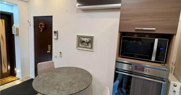 Apartament 2 Camere Central Bloc tip Vila