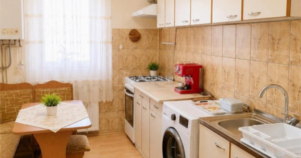Oras Ulmeni Apartament 3 Camere Etaj 1 cu garaj si boxa