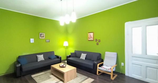 Apartament central, 2 camere, centrala gaz. 390 E/lună. Comision 0