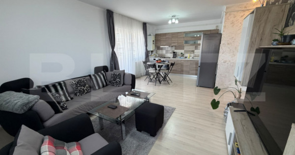 Apartament 2 camere, parcare, etaj intermediar, zona Porii