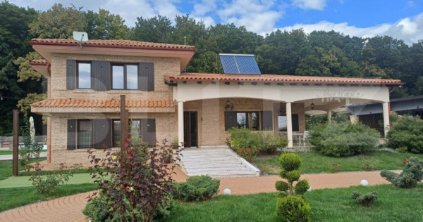 Spatiu comercial, 820 mp, zona Centrală - Dragomirna