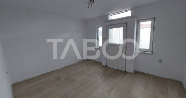Spatiu birou de inchiriat 40 mp compartimentat zona Turnisor