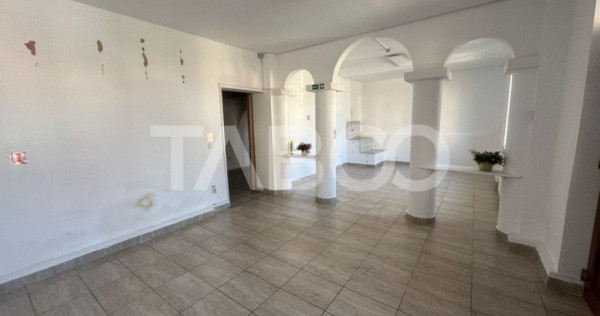 Spatiu comercial de inchiriat 3 camere 80 mpu Calea Dumbravi