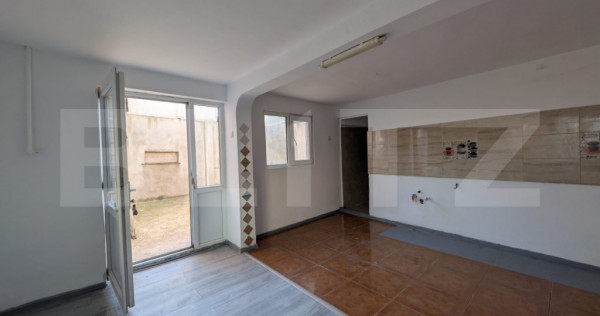 Casa cu 2 camere si mansarda ,plus bucatarie de vara .