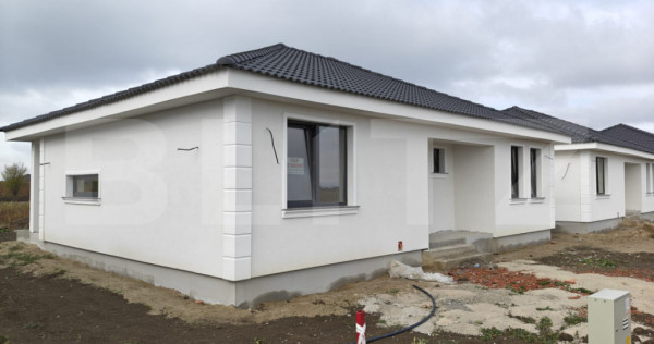 Casa 4 camere, 100 mp, zona Calea Odoreiului