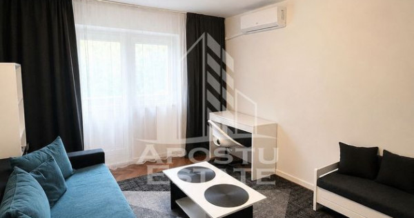 Apartament de vanzare cu 2 camere, semidecomandat, zona Dambovita