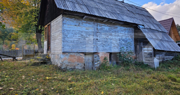 Casă cu teren intravilan de 939 mp, &icirc;n zonă turistică ??