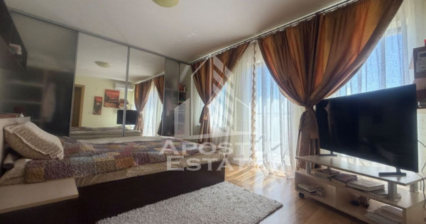 Casa individuala cu 5 camere, carport, 426mp teren in Sanandrei