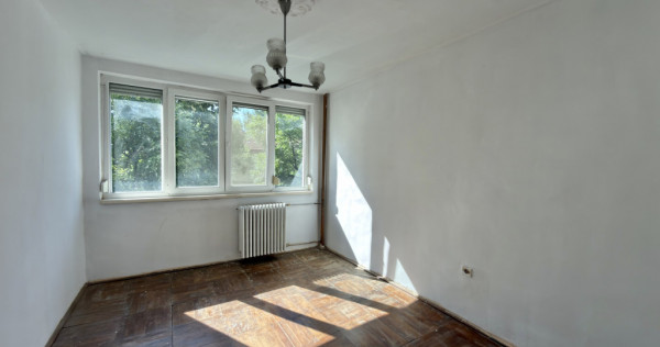 Apartament 2 camere, etaj 2, decomandat - zona Sagului