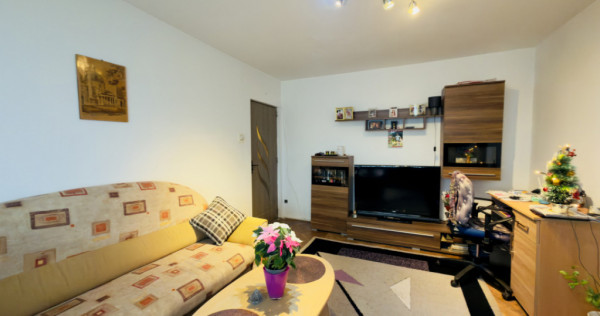 Apartament 3 camere, semidecomandat, 53mp utili, zona Girocu