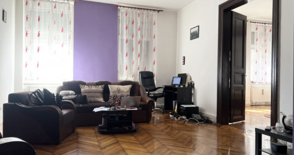 Apartament 4 camere, 120mp utili, cladire istorica, parter -
