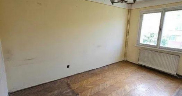 Apartament 2 camere de , decomandat, et 3/4-Piata Astra