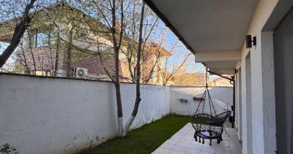 Proprietar - Apartament 3 camere cu curte proprie 80 mp, bloc 2020