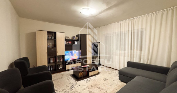 Apartament 3 camere decomandat, etaj 2/4, centrala proprie, Girocului