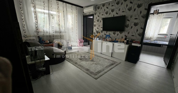 De vanzare Apartament 4 camere, Zona Inel 2