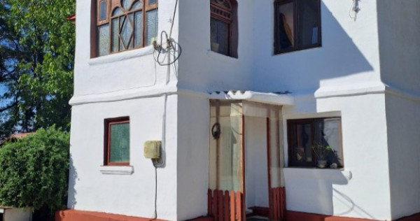 Vand casa cu teren de 2000 mp, Oras. Gaesti, Jud. Dambovita
