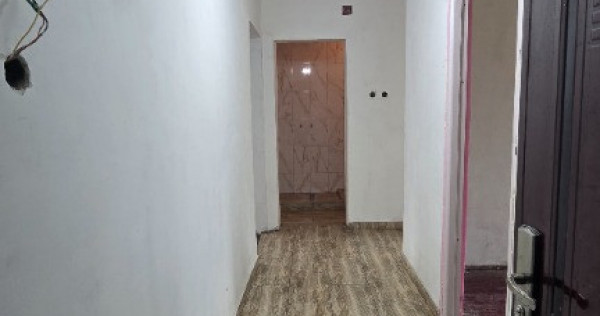 Apartament cu 2 camere, decomandat, Strada 1 Mai