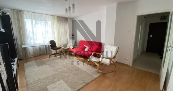 Apartament cu 4 camere, decomandat, zona Mircea cel Batran