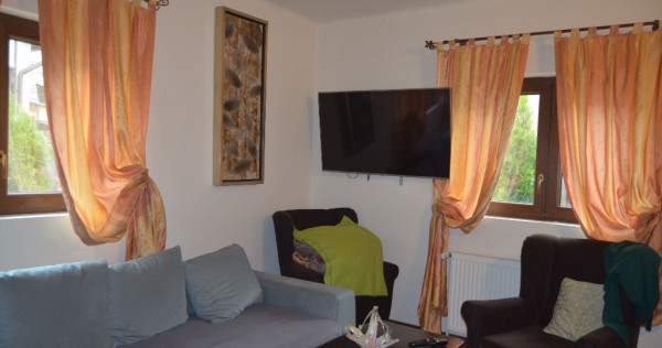 Apartament trei camere in vila situat in Busteni