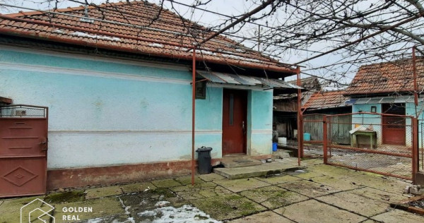 Casa din caramida, 3 camere, teren 500 mp, zona pitoreasc...