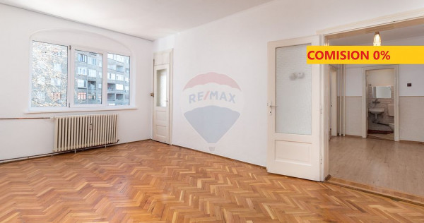 Apartament Ultracentral Cu 3 Camere + Spațiu Comercial A...