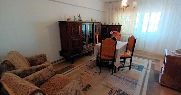 Apartament 2 camere, decomandat, cu 2 balcoane, Brasov