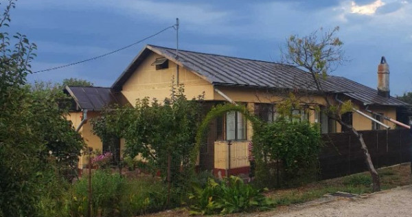 Casa in Stefanesti - Zavoi, teren 3404 mp