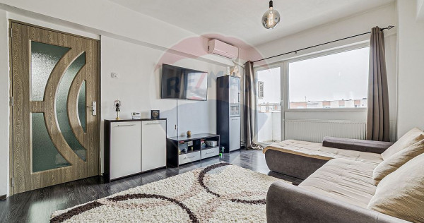 Apartament generos cu 3 camere de vânzare în zona Micalaca