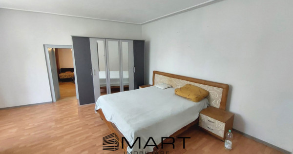 Casa cu 8 camere + 800mp teren Cisnadie zona Centrala