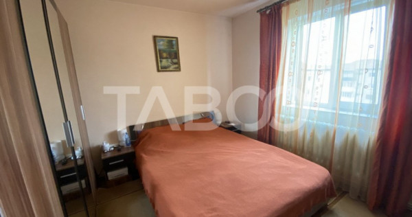 Apartament 3 camere 57 mp utili balcon 4 mp parcare Cetate A