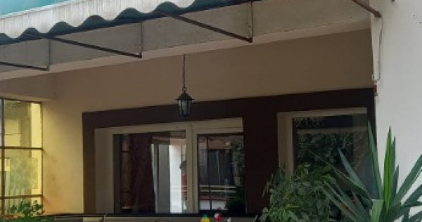 Casa P+1 +M zona centrala