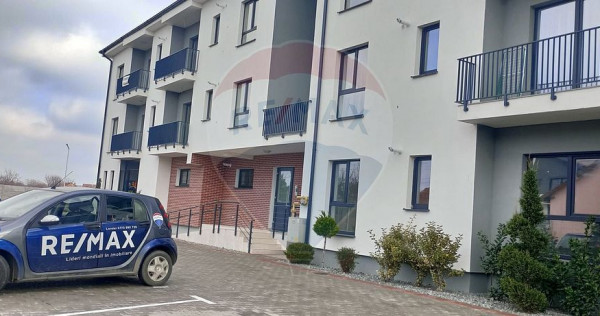 Apartament cu 3 camere de vânzare în zona Gradiste