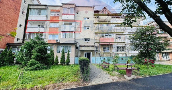 De vânzare Apartament cu 4 camere, etaj 2, Sânmartin