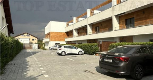 Vila individuala cuplata, in complex rezidential modern, cu