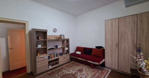 2 apartamente in vila metrou Sincai