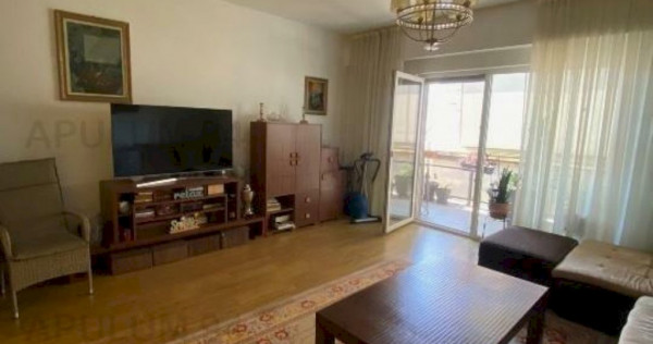 Vanzare Apartament 3 camere Carol