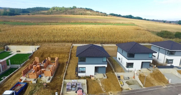 Persoana fizica v. casa individula in Corusu, Cluj