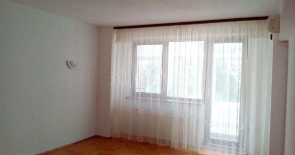 Bd Chisinau, apartament 2 camere decom, nemobilat si garaj