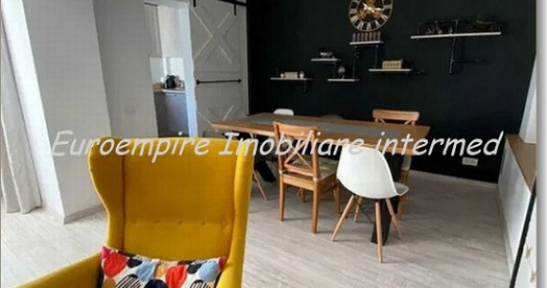 Apartament 4 camere de vanzare zona Faleza Nord