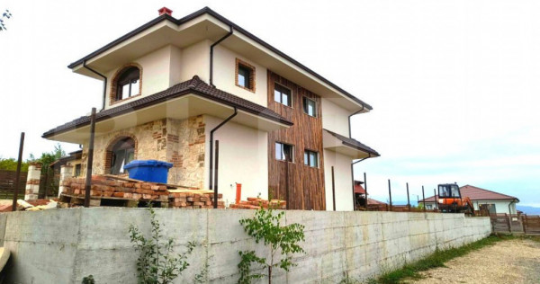 Casa deosebita Dezmir, zona Closca, 150 mp